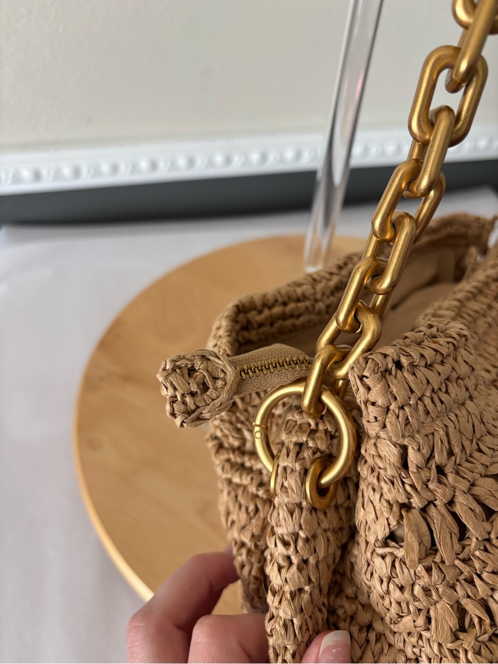 NWOT ZARA Woven Tan Straw Summer Shoulder Bag with Heavy Gold Chain - Picture 4 of 7